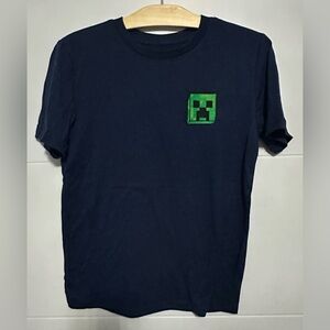 🎁Youth Short Sleeve Shirt- Size Large🎁